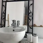 Bed & Breakfast De La Galerie Du Port 
