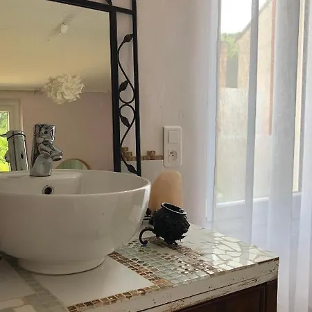 Bed & Breakfast De La Galerie Du Port Douce France 4*