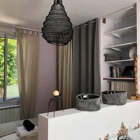 Bed & Breakfast De La Galerie Du Port Douce France Auvillar